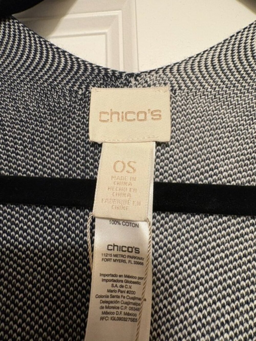 Chico’s NWT One Size Navy Ivory Colorblock Knit Poncho - Picture 5 of 5